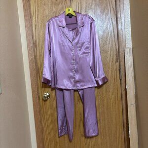 Vintage Jones New York ladies Mauve 2 piece long sleeve & pant pajama set-small